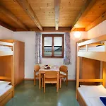 Junges Zell Am *