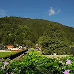 Hostal Junges Zell Am *