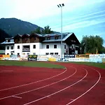 Hostal Junges Zell Am *
