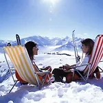 Junges Zell Am Hostal
