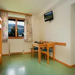 Junges Zell Am *