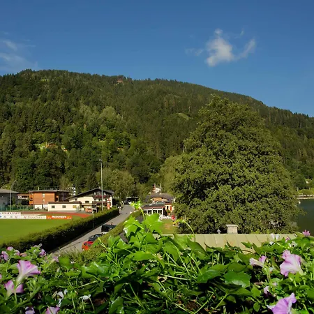 호스텔 Junges Zell Am *