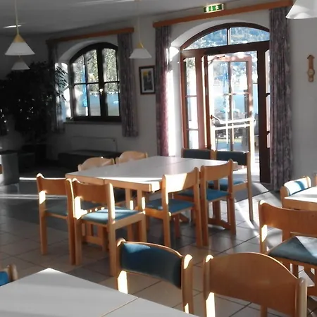 Junges Zell Am ホステル