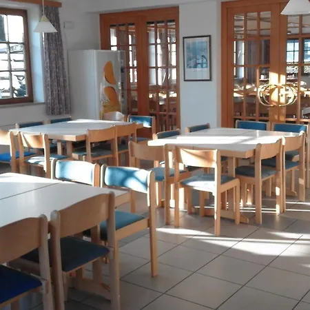 Junges Zell Am ホステル