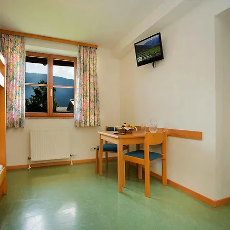 Junges Zell Am *
