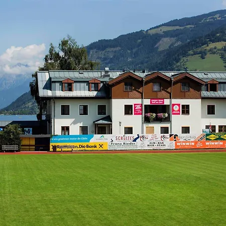 Junges Zell Am Hostel Zell am See