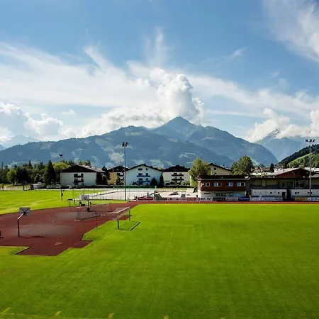 Junges Zell Am Hostel